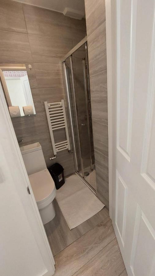 Double En-Suite Room Available In 3 Bed Apt Лондон Экстерьер фото
