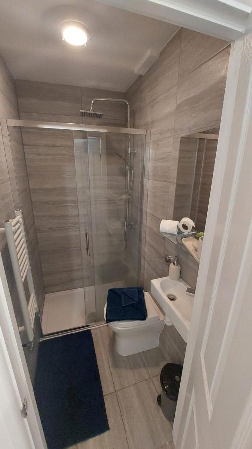 Double En-Suite Room Available In 3 Bed Apt Лондон Экстерьер фото